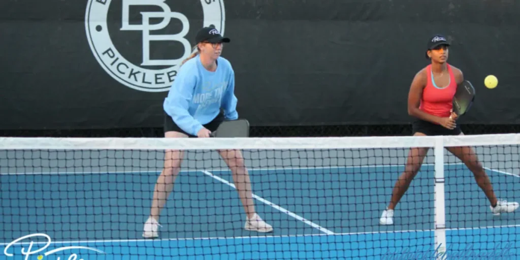 can you switch hands in pickleball